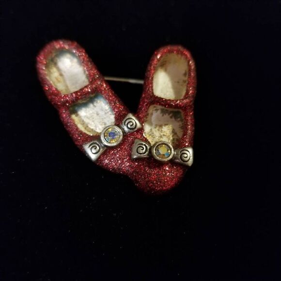 1997 Red Glitter Slippers Pin Brooch - Picture 1 of 5